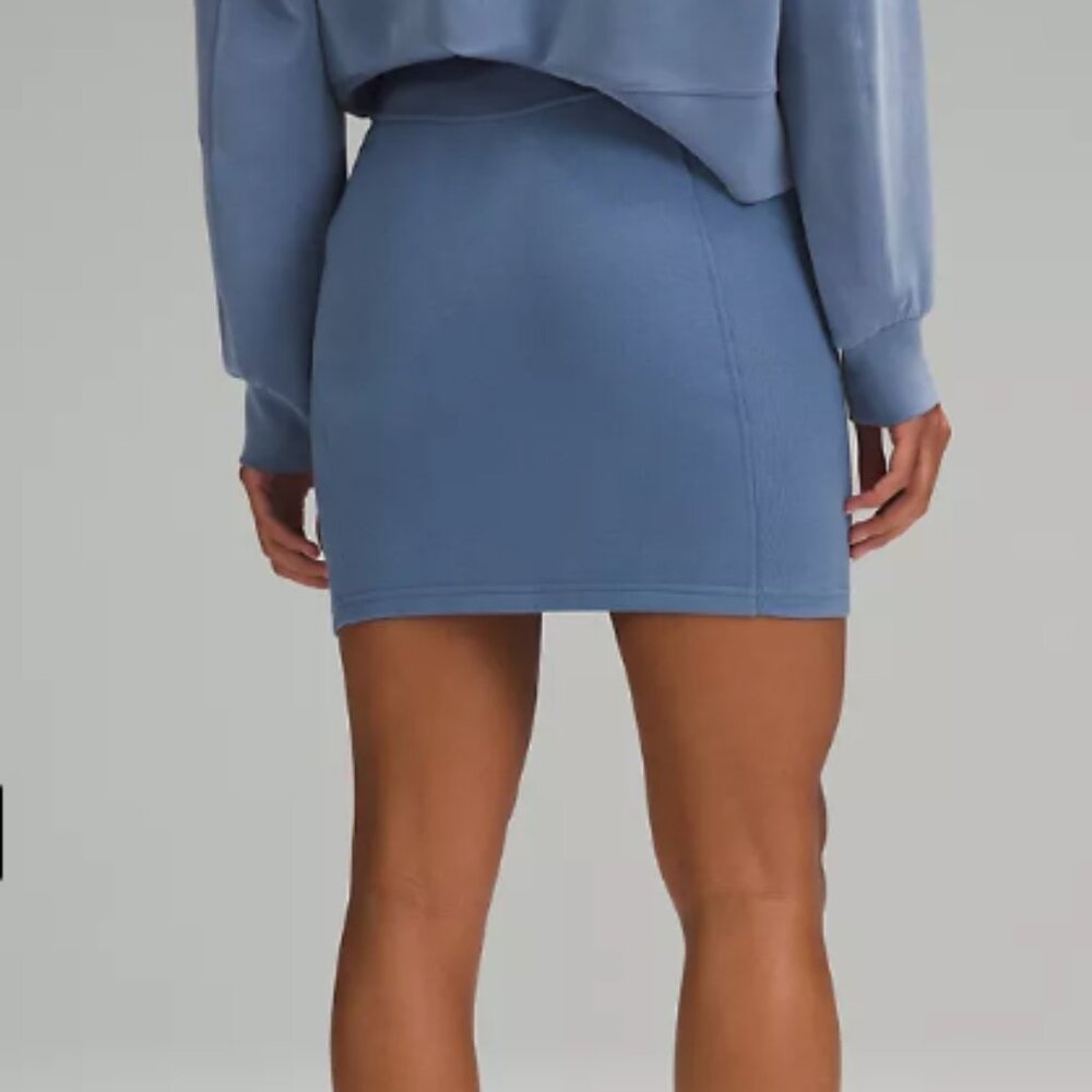 NWT Lululemon Scuba High-Rise Mini Skirt Ocean Blue Soft Cotton Fleece Size Med - Picture 2 of 8